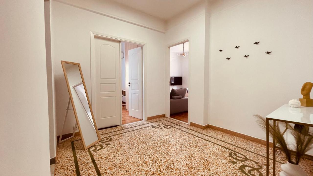 Daisy Apartment 15 Min To Acropolis Афины Экстерьер фото